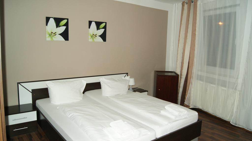 Hotel Pension Eberty Berlin Luaran gambar