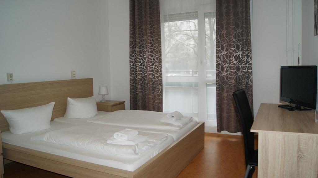 Hotel Pension Eberty Berlin Luaran gambar