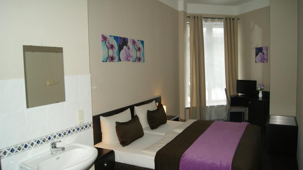 Hotel Pension Eberty Berlin Luaran gambar