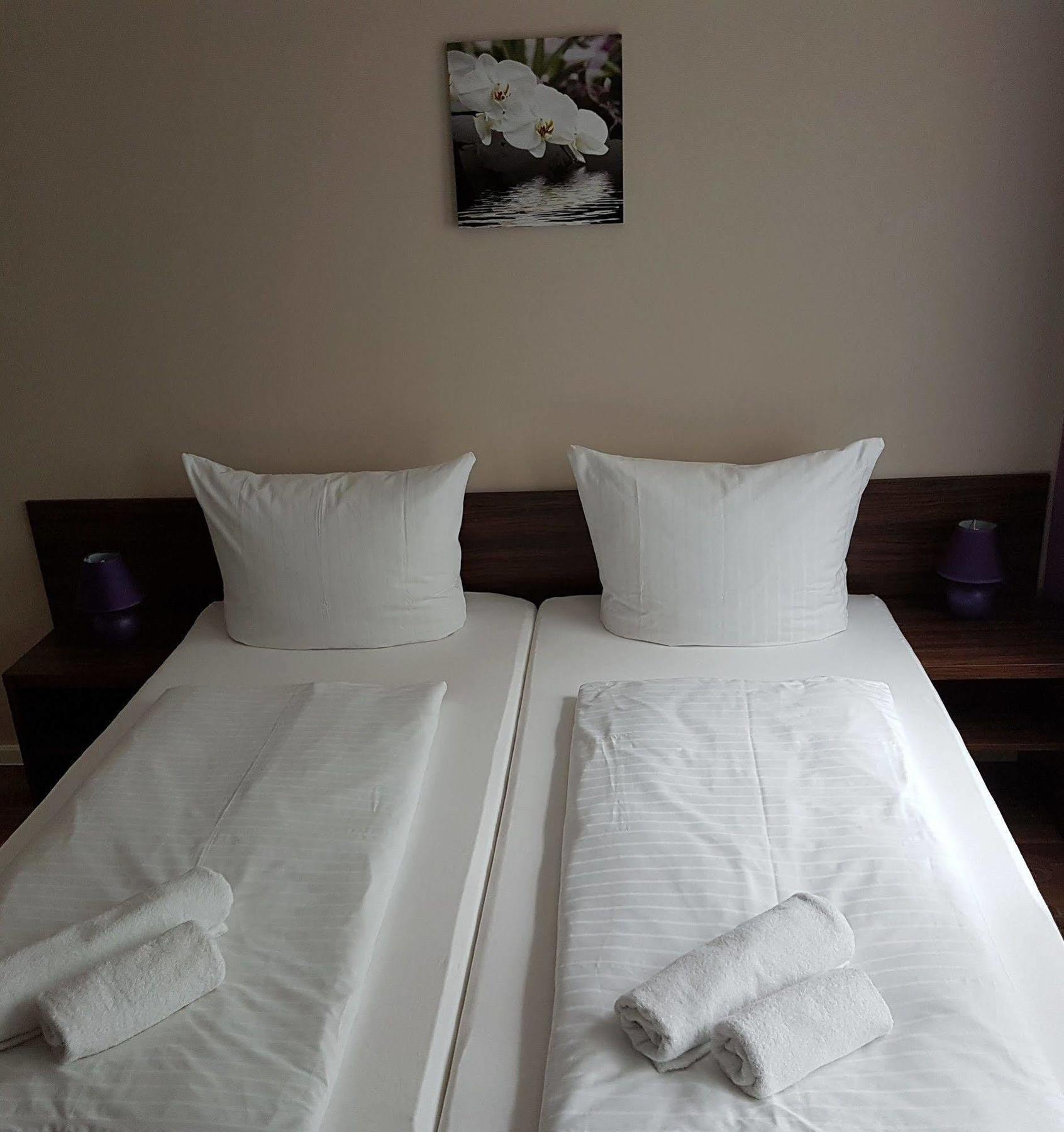 Hotel Pension Eberty Berlin Luaran gambar