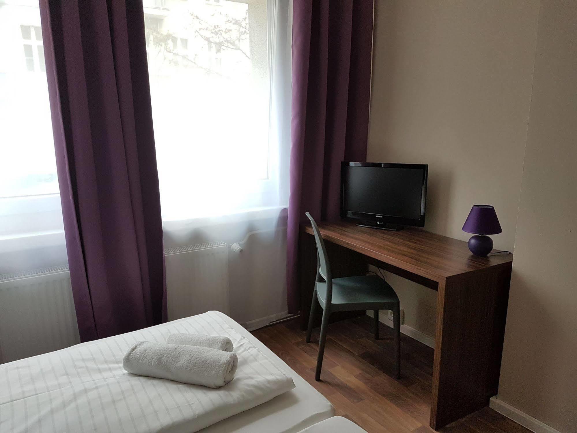 Hotel Pension Eberty Berlin Luaran gambar